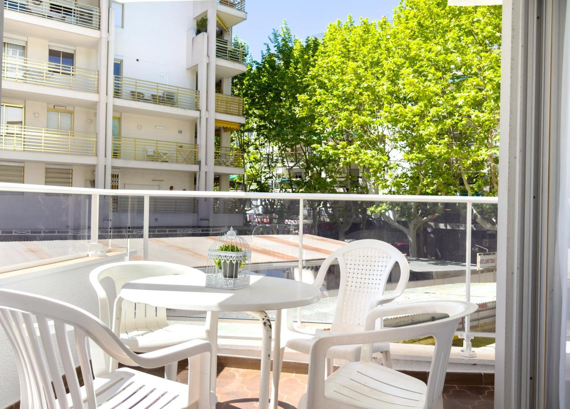 Rentalmar Atlantida Apartamentos Salou Kültér fotó