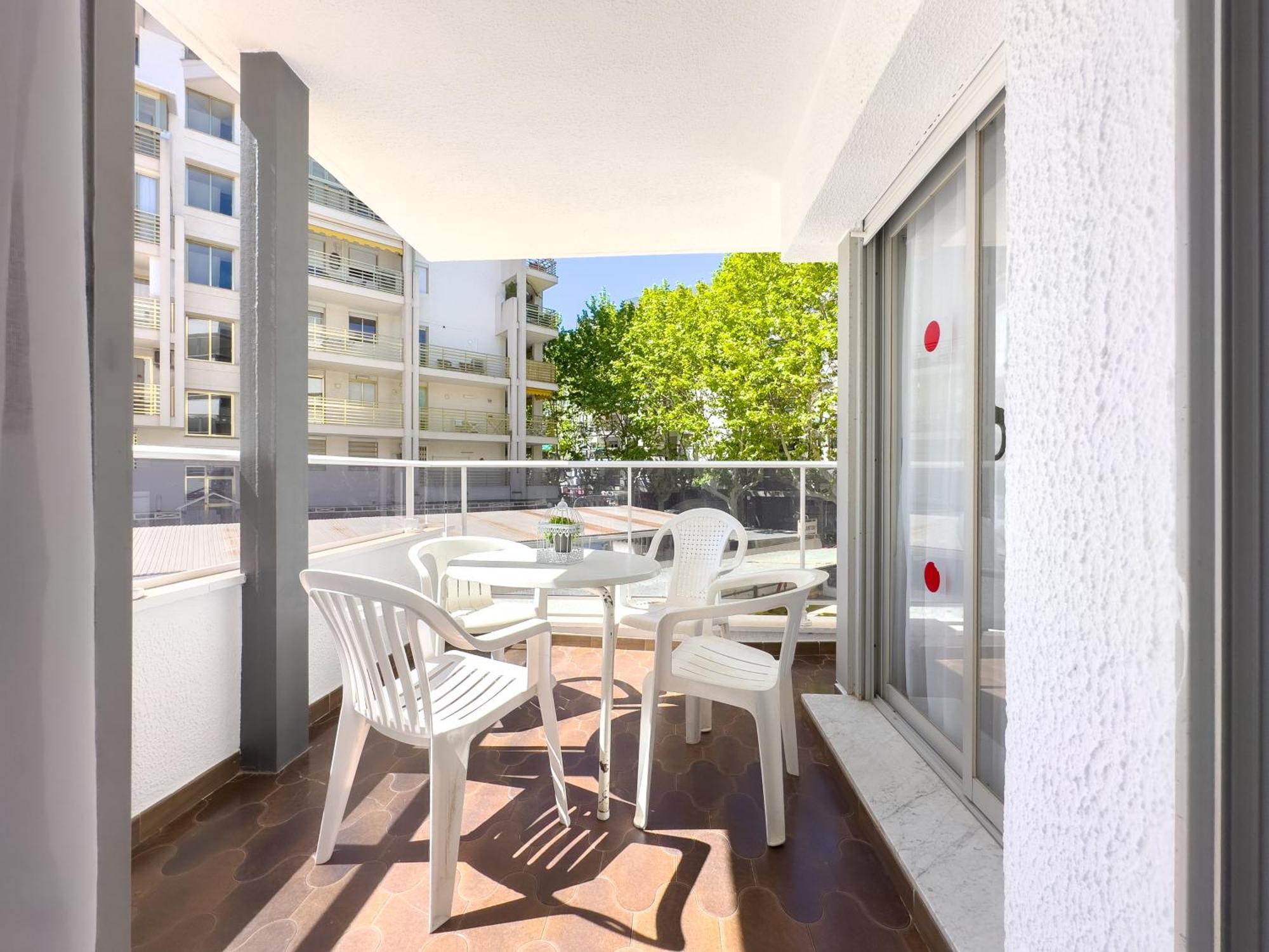 Rentalmar Atlantida Apartamentos Salou Kültér fotó
